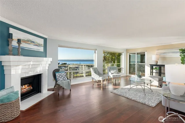 $649,950 | 22315 6th Avenue South, Unit A109, Des Moines, WA 98198