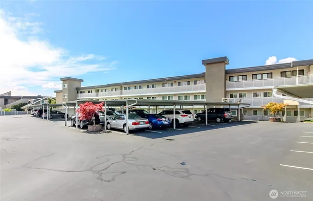 $649,950 | 22315 6th Avenue South, Unit A109, Des Moines, WA 98198