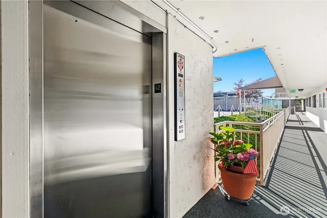 $649,950 | 22315 6th Avenue South, Unit A109, Des Moines, WA 98198