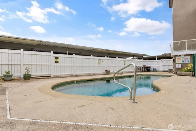 $649,950 | 22315 6th Avenue South, Unit A109, Des Moines, WA 98198