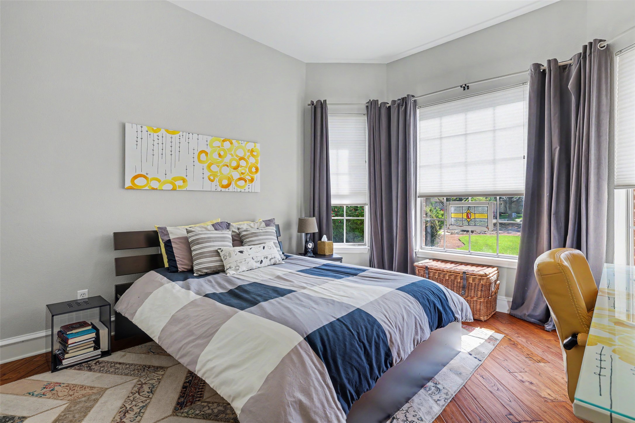 805 Boquilla Trail Georgetown, TX 78633 - Photo 28 of 40 a bedroom with a bed and a large window
