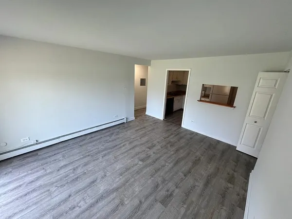 $1,350 | 90 Olesen Drive, Unit 101, Naperville, IL 60540