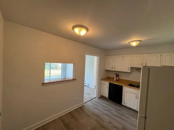 $1,350 | 90 Olesen Drive, Unit 101, Naperville, IL 60540