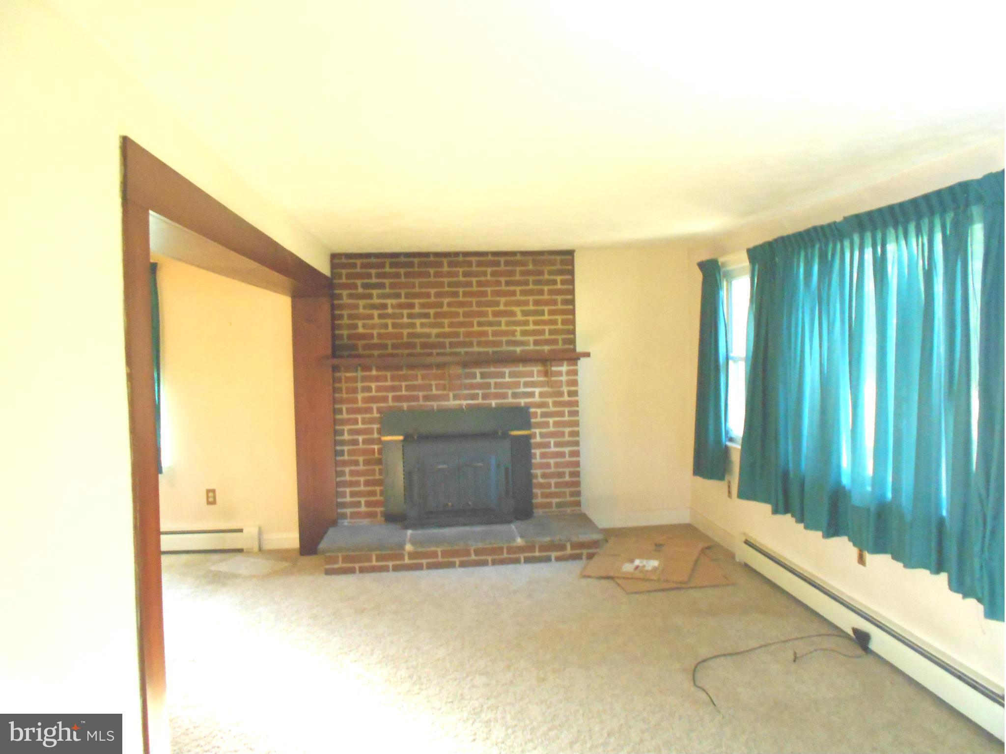 3565 Kump Station Road Taneytown, MD 21787 - Photo 8 of 25 Living Room