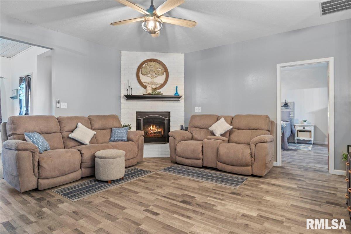 801 Bitterroot Drive Athens, IL 62613 - Photo 15 of 38 Gallery Image 15