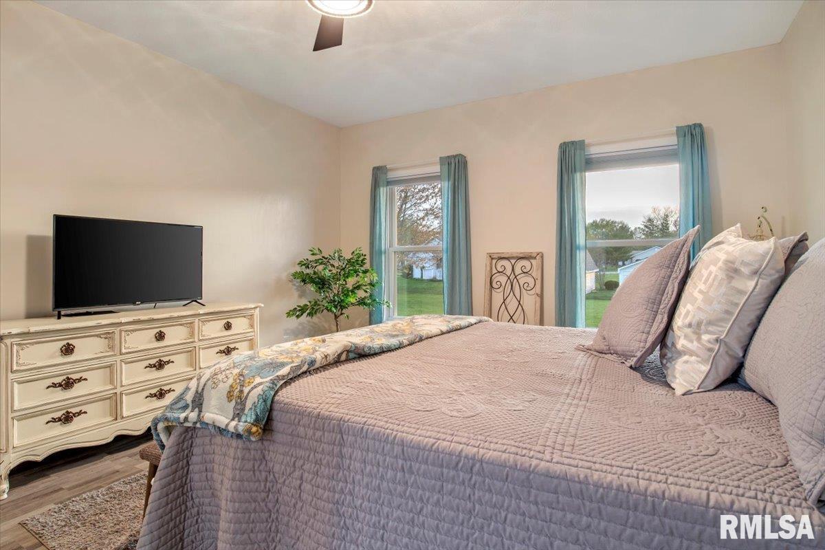 801 Bitterroot Drive Athens, IL 62613 - Photo 19 of 38 Gallery Image 19