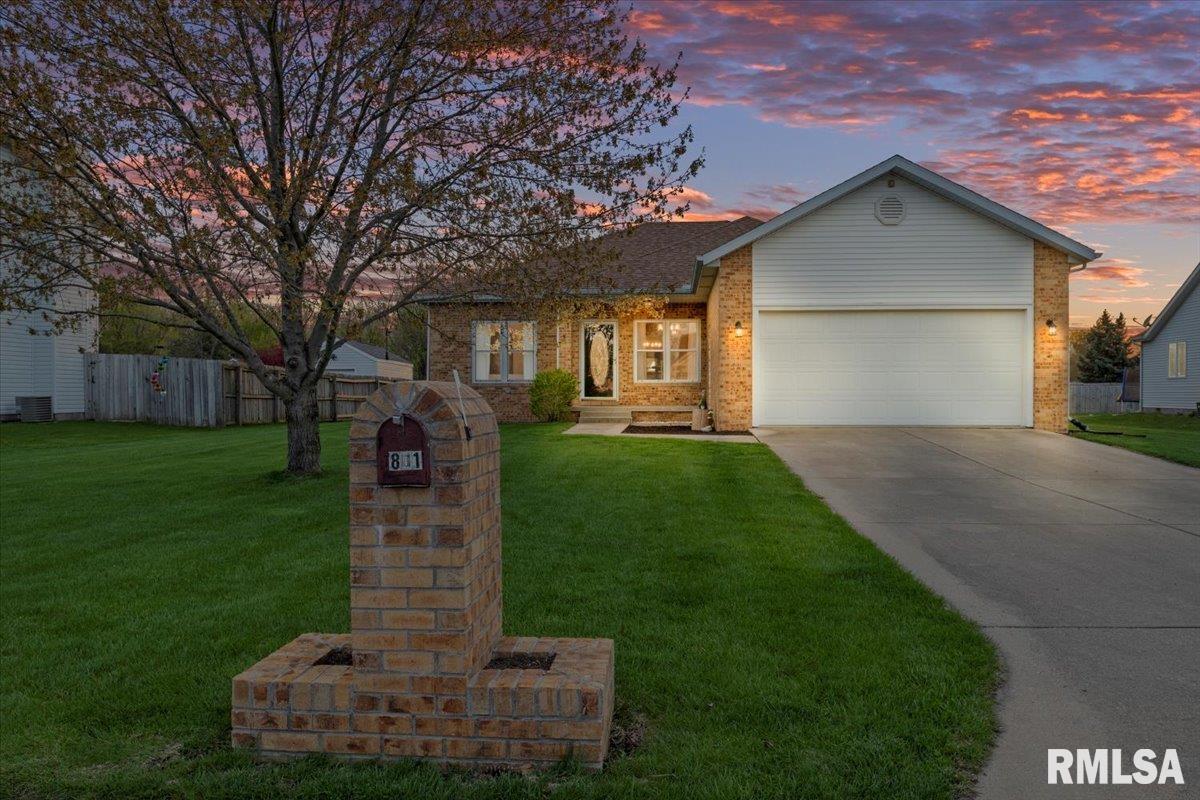 801 Bitterroot Drive Athens, IL 62613 - Photo 2 of 38 Gallery Image 2
