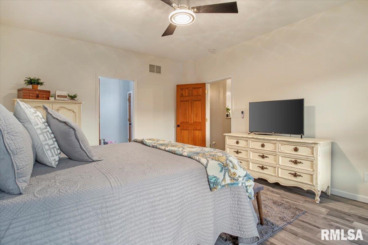 801 Bitterroot Drive Athens, IL 62613 - Photo 23 of 38 Gallery Image 23