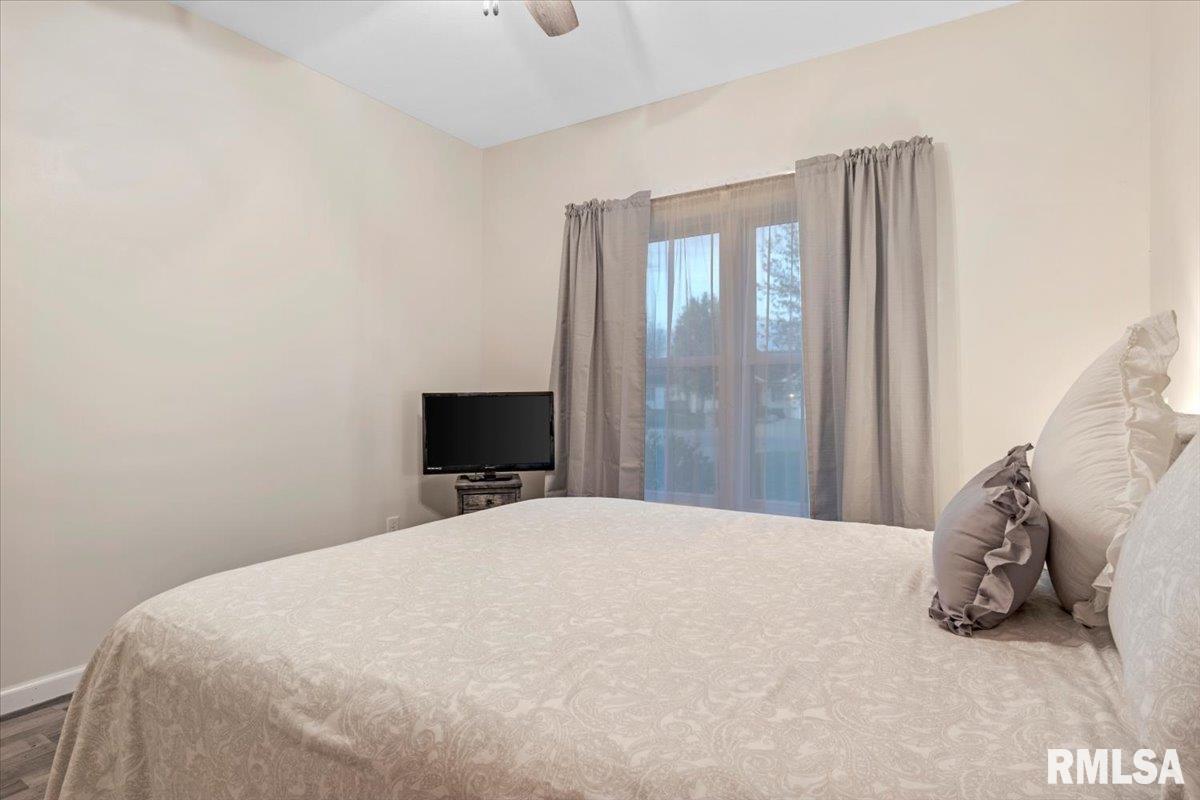 801 Bitterroot Drive Athens, IL 62613 - Photo 29 of 38 Gallery Image 29