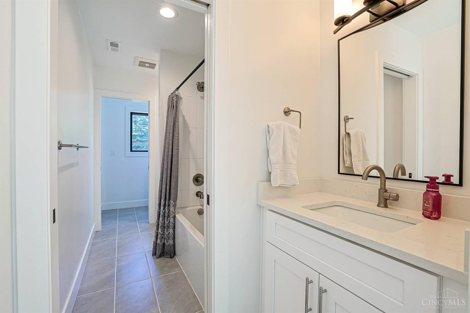 3647 Brotherton Road, Unit C Cincinnati, OH 45209 - Photo 34 of 47