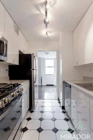 $5,500 | 330 East 39th Street, Unit 34M | Murray Hill