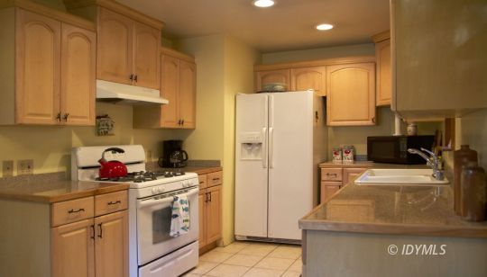 53445 Tollgate Road Idyllwild, CA 92549 - Photo 3 of 22 Kitchen