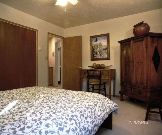 53445 Tollgate Road Idyllwild, CA 92549 - Photo 4 of 22 Bedroom 1