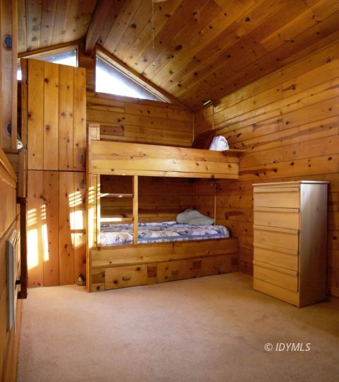 53445 Tollgate Road Idyllwild, CA 92549 - Photo 10 of 22 Built-in beds