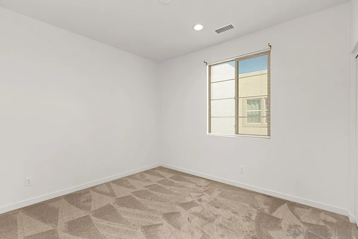 340 Millstream Court Santee, CA 92071 - Photo 17 of 19 an empty room with a window