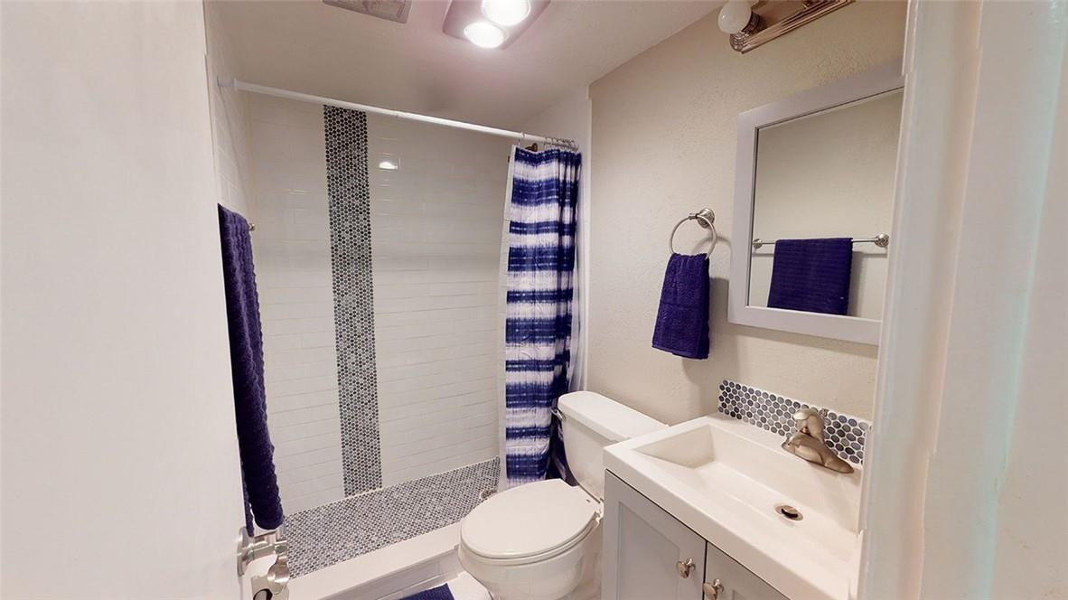 22615 Southwest 66th Avenue, Unit 211 Boca Raton, FL 33428 - Photo 21 of 27 Beautifully remodeled guest bathroom