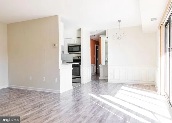 $2,300 | 7618 Savannah Street, Unit 104, Falls Church, VA 22043