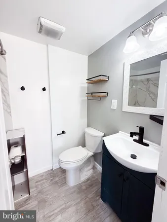 $2,300 | 7618 Savannah Street, Unit 104, Falls Church, VA 22043