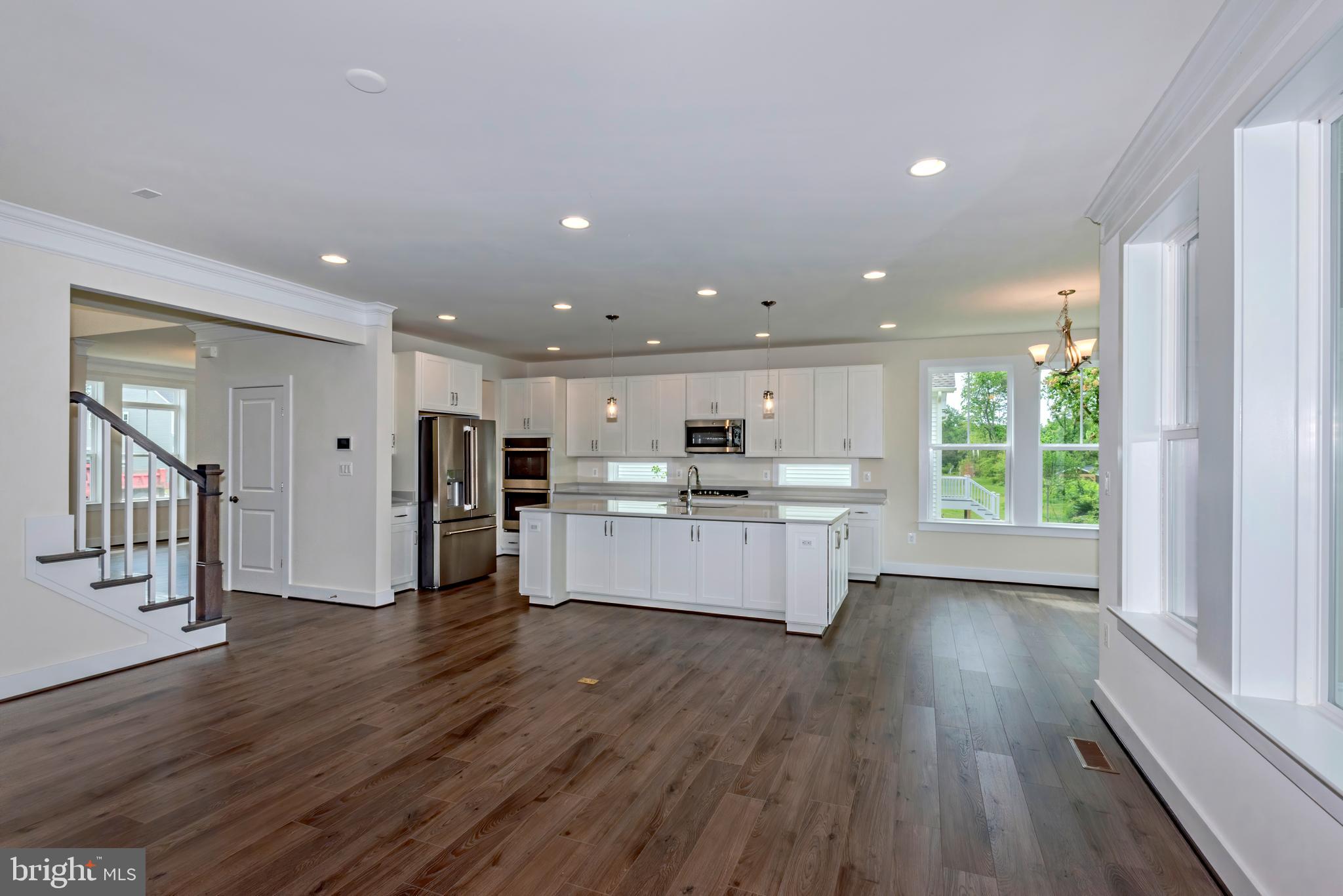 6233 Mcconnell Lane Springfield, VA 22152 - Photo 3 of 31