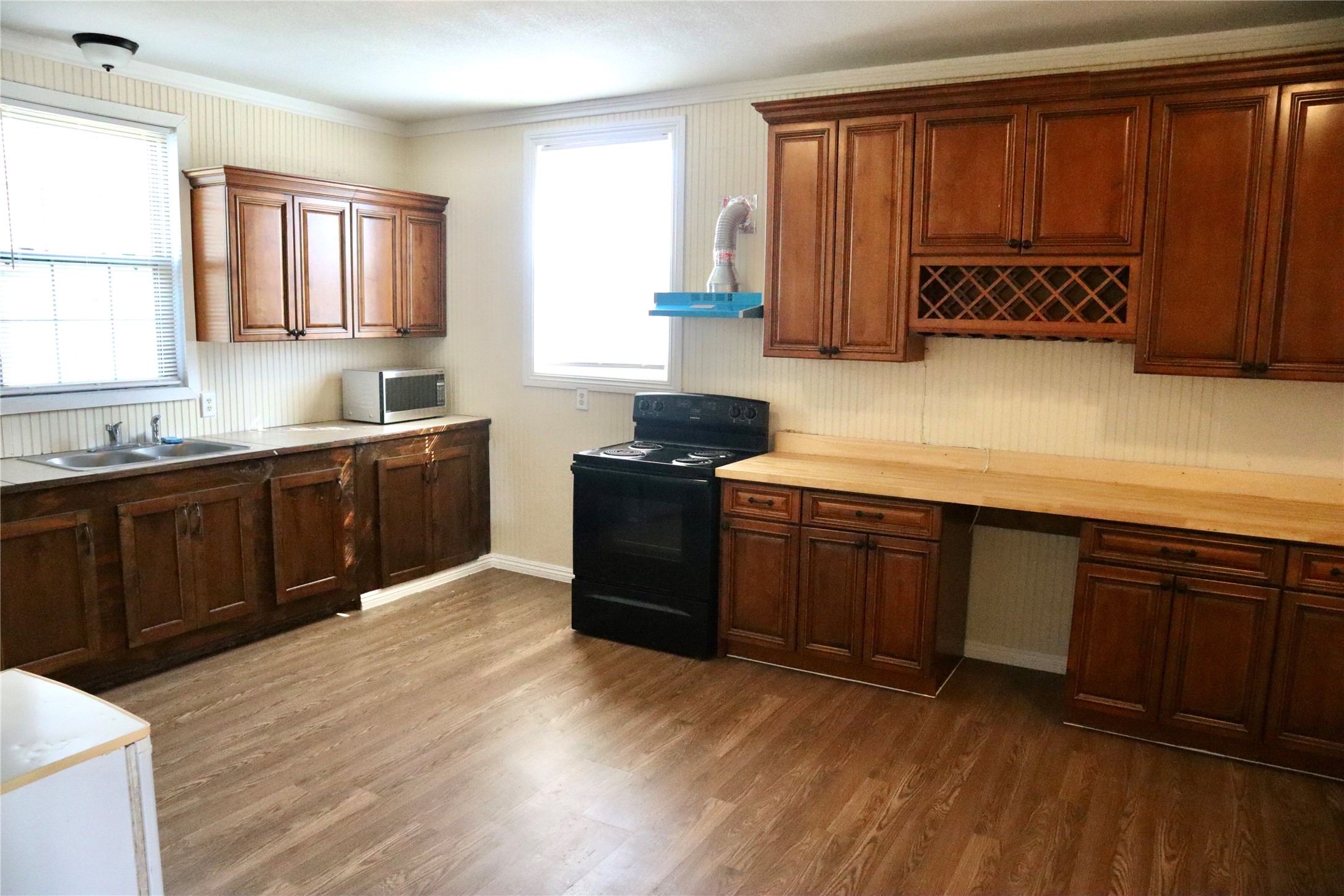 2689 County Road 32 Angleton, TX 77515 - Photo 10 of 15 Kitchen view #2