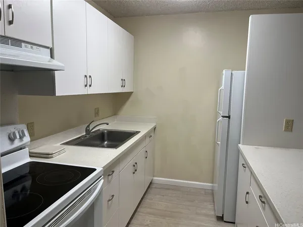 $2,200 | 1201 Wilder Avenue, Unit 601, Honolulu, HI 96822