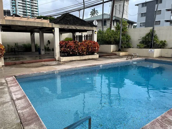 $2,200 | 1201 Wilder Avenue, Unit 601, Honolulu, HI 96822