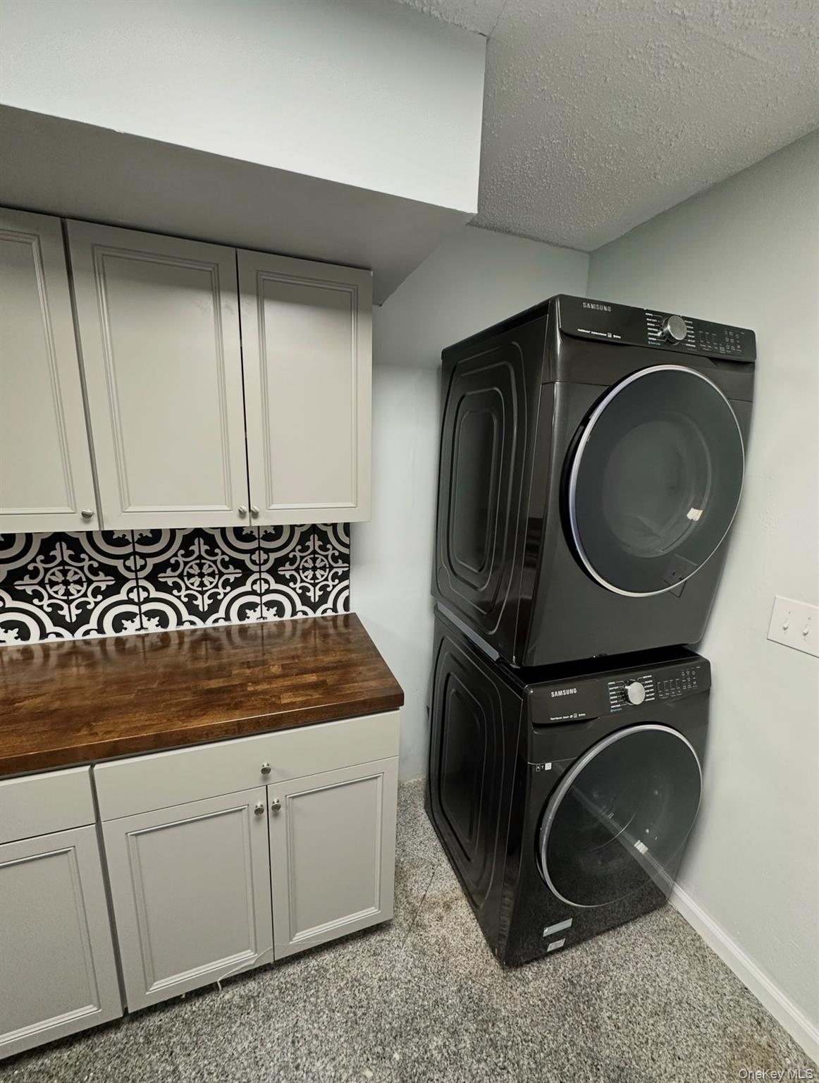 15 Fox Ridge Woodridge, NY 12789 - Photo 5 of 25 a utility room with sink dryer and washer