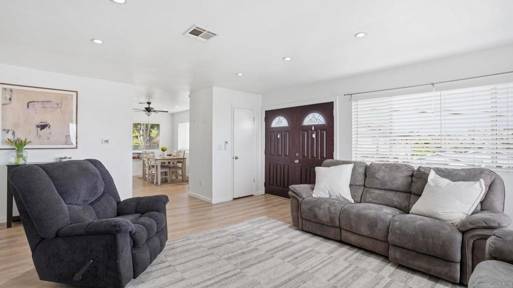 1232 Maria Avenue Spring Valley, CA 91977 - Photo 5 of 34