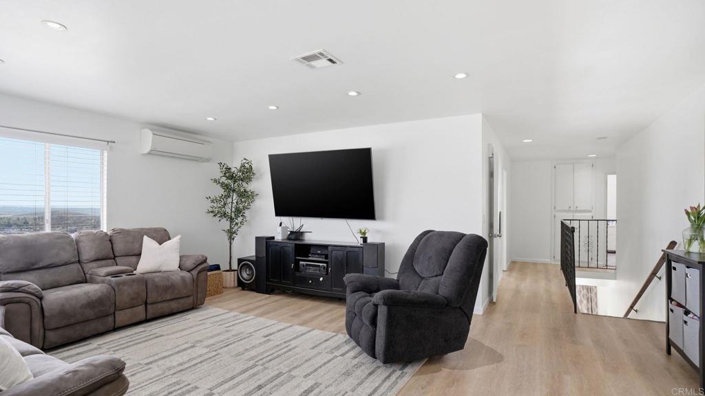 1232 Maria Avenue Spring Valley, CA 91977 - Photo 10 of 34