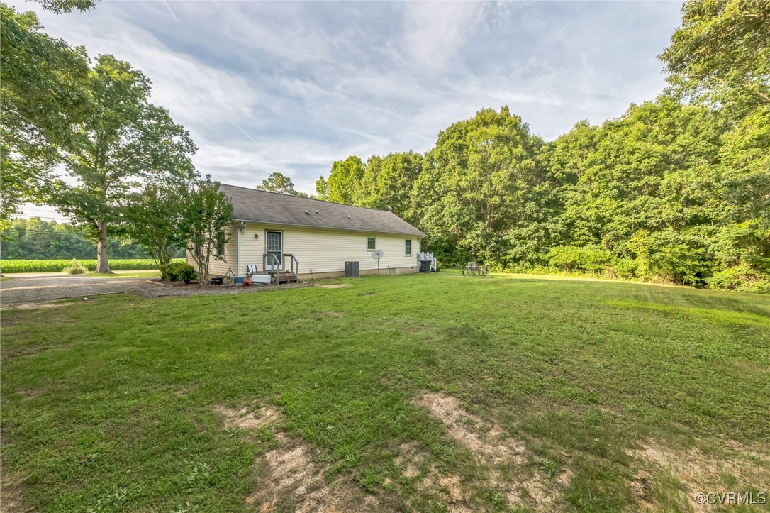 2301 White Chapel Road Lancaster, VA 22503 - Photo 3 of 18 View of grassy yard