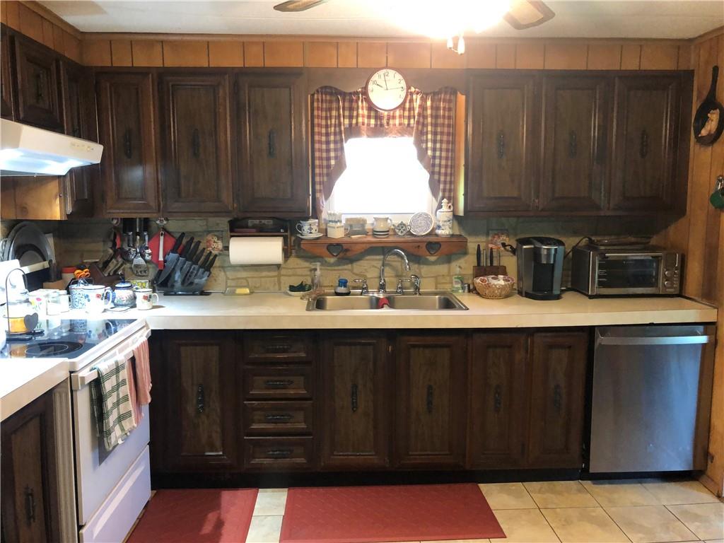 165 Whigham Road New Stanton, PA 15672 - Photo 10 of 17 Kitchen
