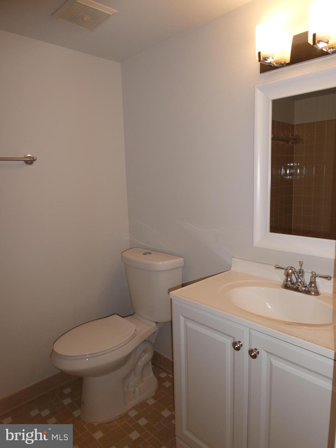 2210 Springwood Drive, Unit T8 Reston, VA 20191 - Photo 14 of 23 Hall Bathroom