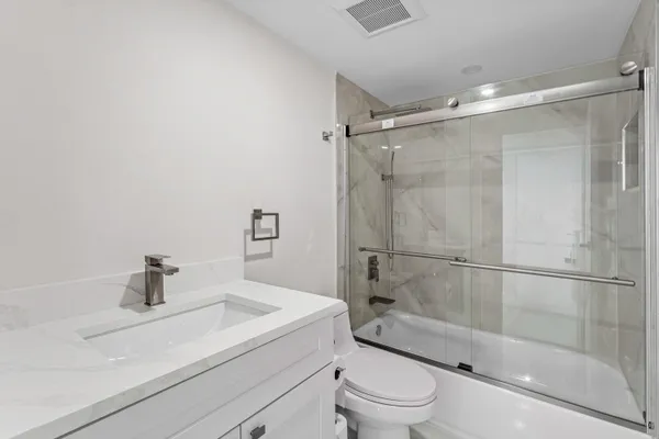 $6,500 | 5460 North Ocean Drive, Unit 5B, Singer Island, FL 33404