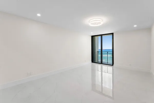 $6,500 | 5460 North Ocean Drive, Unit 5B, Singer Island, FL 33404
