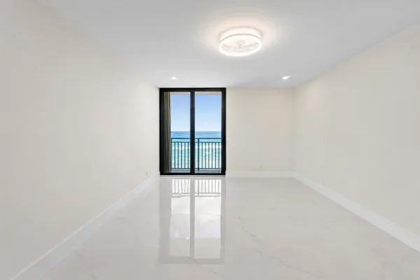 $6,500 | 5460 North Ocean Drive, Unit 5B, Singer Island, FL 33404