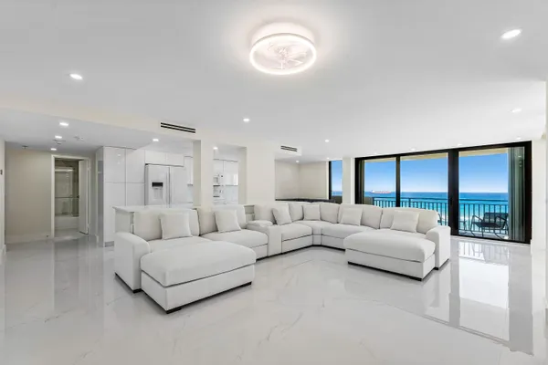 $6,500 | 5460 North Ocean Drive, Unit 5B, Singer Island, FL 33404