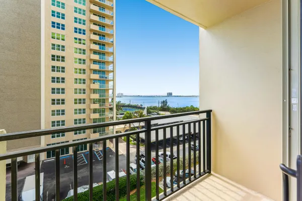 $6,500 | 5460 North Ocean Drive, Unit 5B, Singer Island, FL 33404