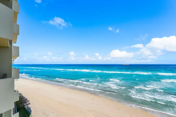 $6,500 | 5460 North Ocean Drive, Unit 5B, Singer Island, FL 33404