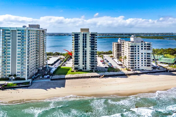 $6,500 | 5460 North Ocean Drive, Unit 5B, Singer Island, FL 33404