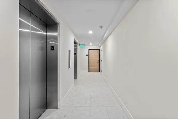 $6,500 | 5460 North Ocean Drive, Unit 5B, Singer Island, FL 33404