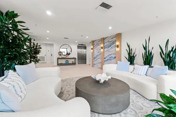 $6,500 | 5460 North Ocean Drive, Unit 5B, Singer Island, FL 33404