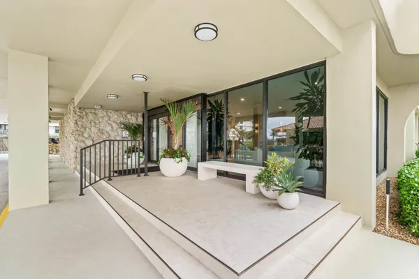 $6,500 | 5460 North Ocean Drive, Unit 5B, Singer Island, FL 33404