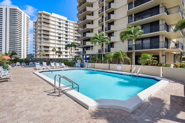 $6,500 | 5460 North Ocean Drive, Unit 5B, Singer Island, FL 33404