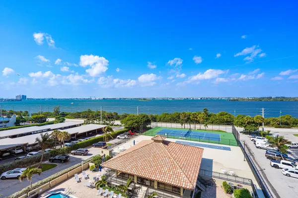 $6,500 | 5460 North Ocean Drive, Unit 5B, Singer Island, FL 33404