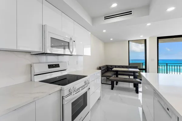 $6,500 | 5460 North Ocean Drive, Unit 5B, Singer Island, FL 33404