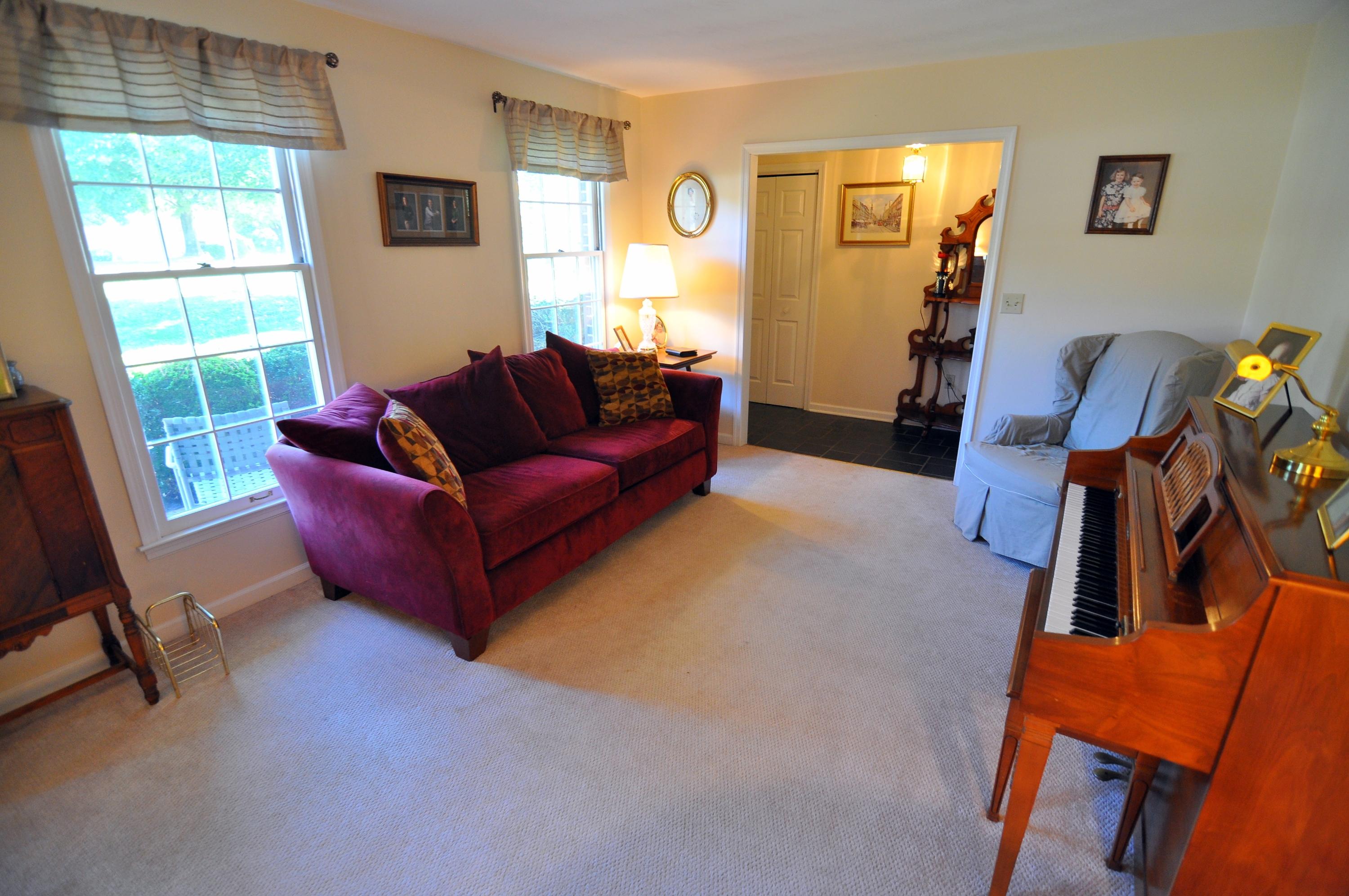 4744 Phyllis Road Northeast Roanoke, VA 24012 - Photo 2 of 43 Den to Foyer