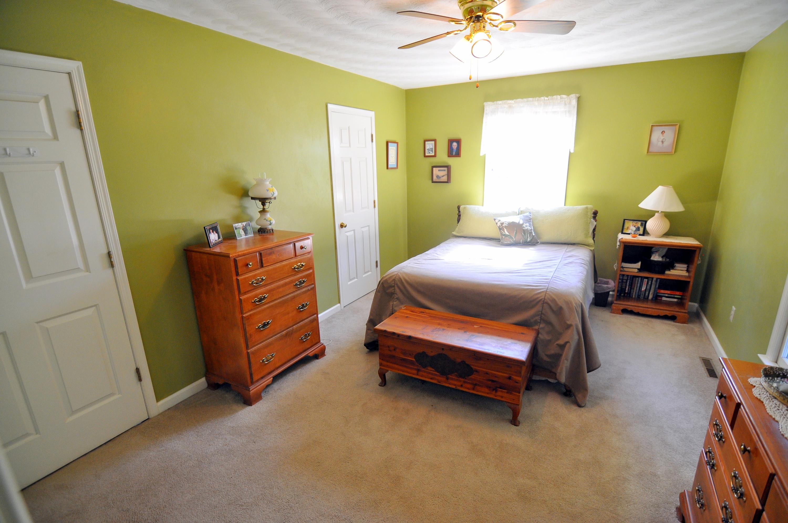 4744 Phyllis Road Northeast Roanoke, VA 24012 - Photo 18 of 43 Master Bedroom