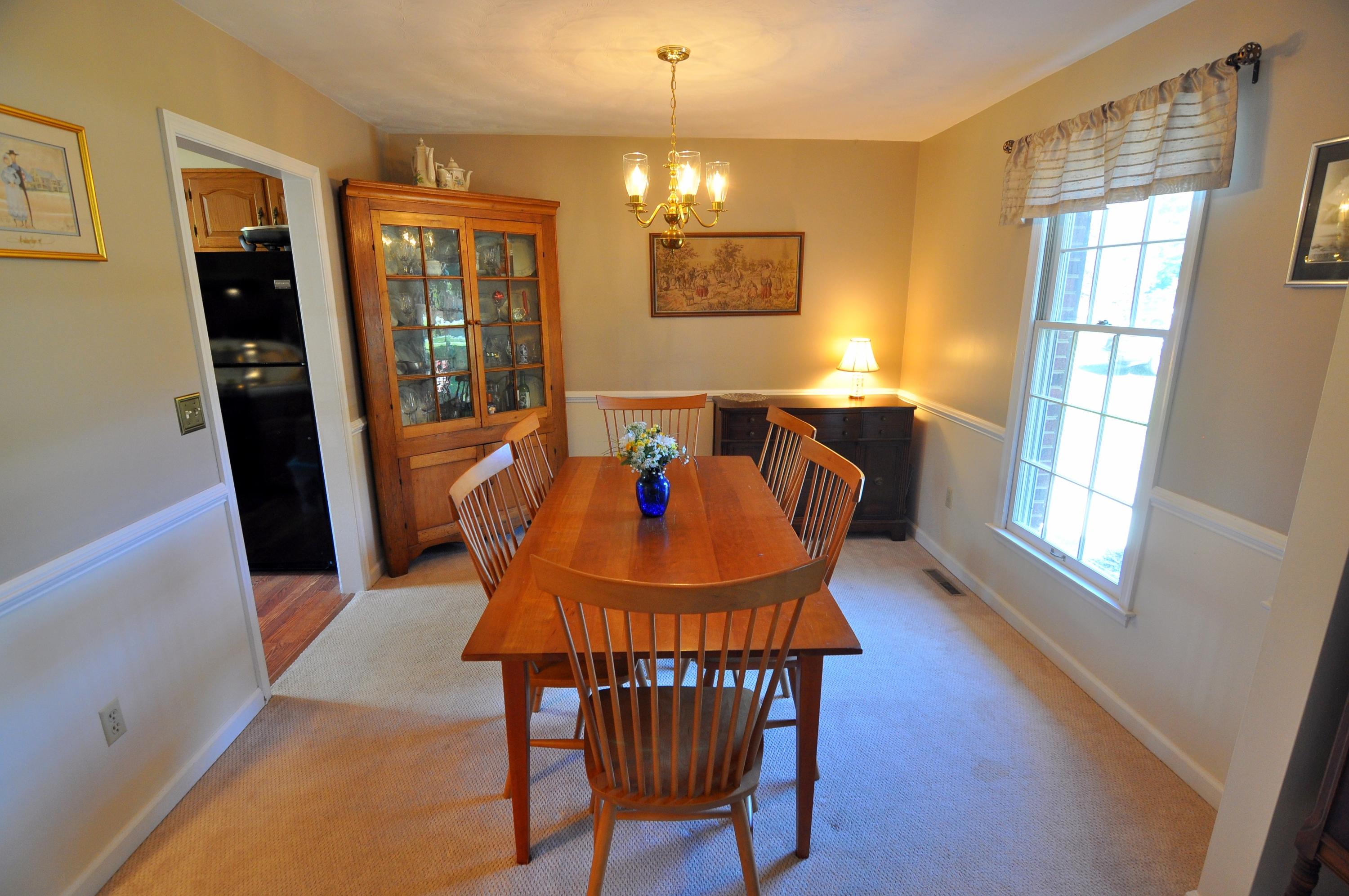 4744 Phyllis Road Northeast Roanoke, VA 24012 - Photo 4 of 43 Dining Room