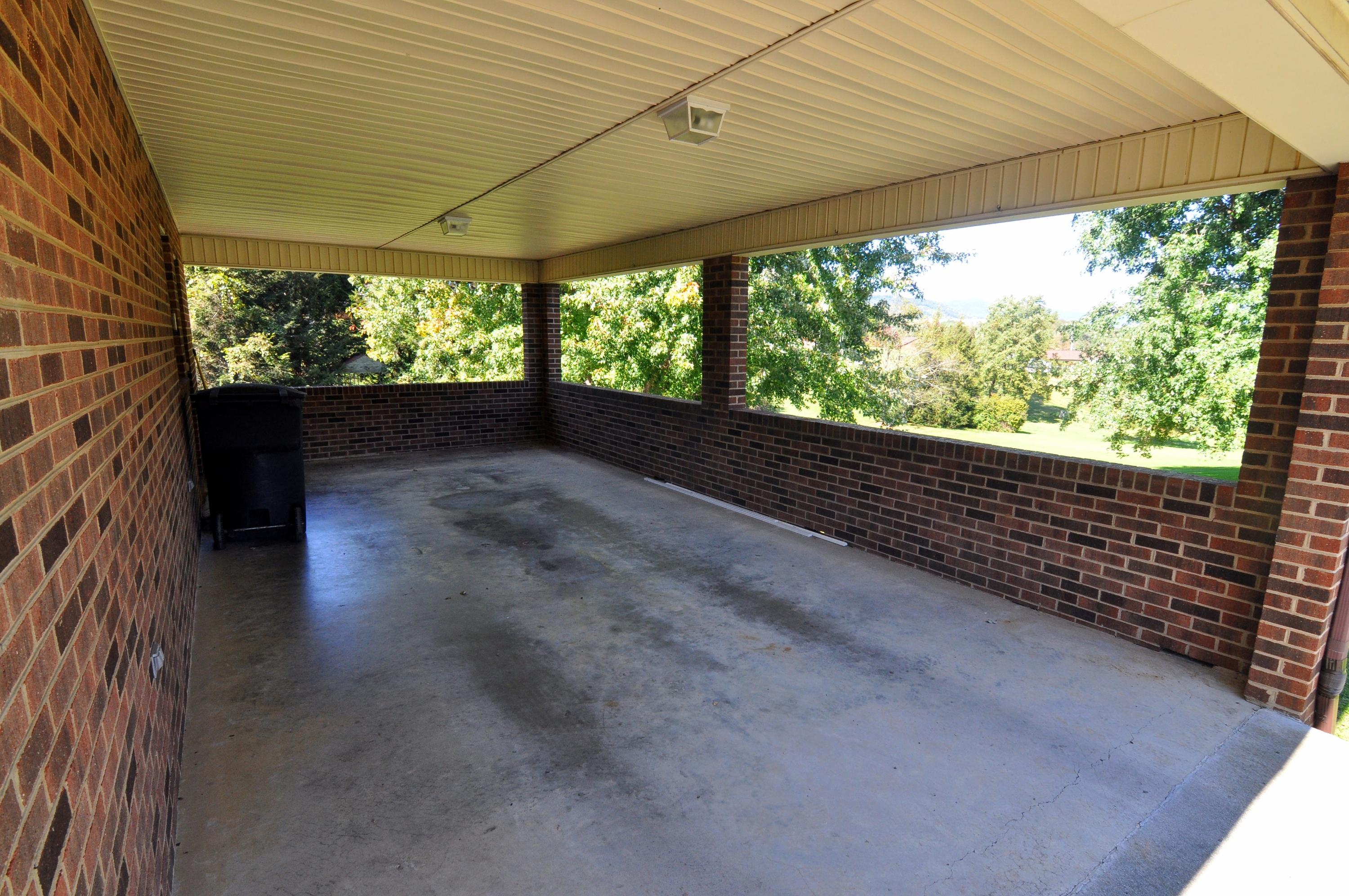 4744 Phyllis Road Northeast Roanoke, VA 24012 - Photo 36 of 43 Carport