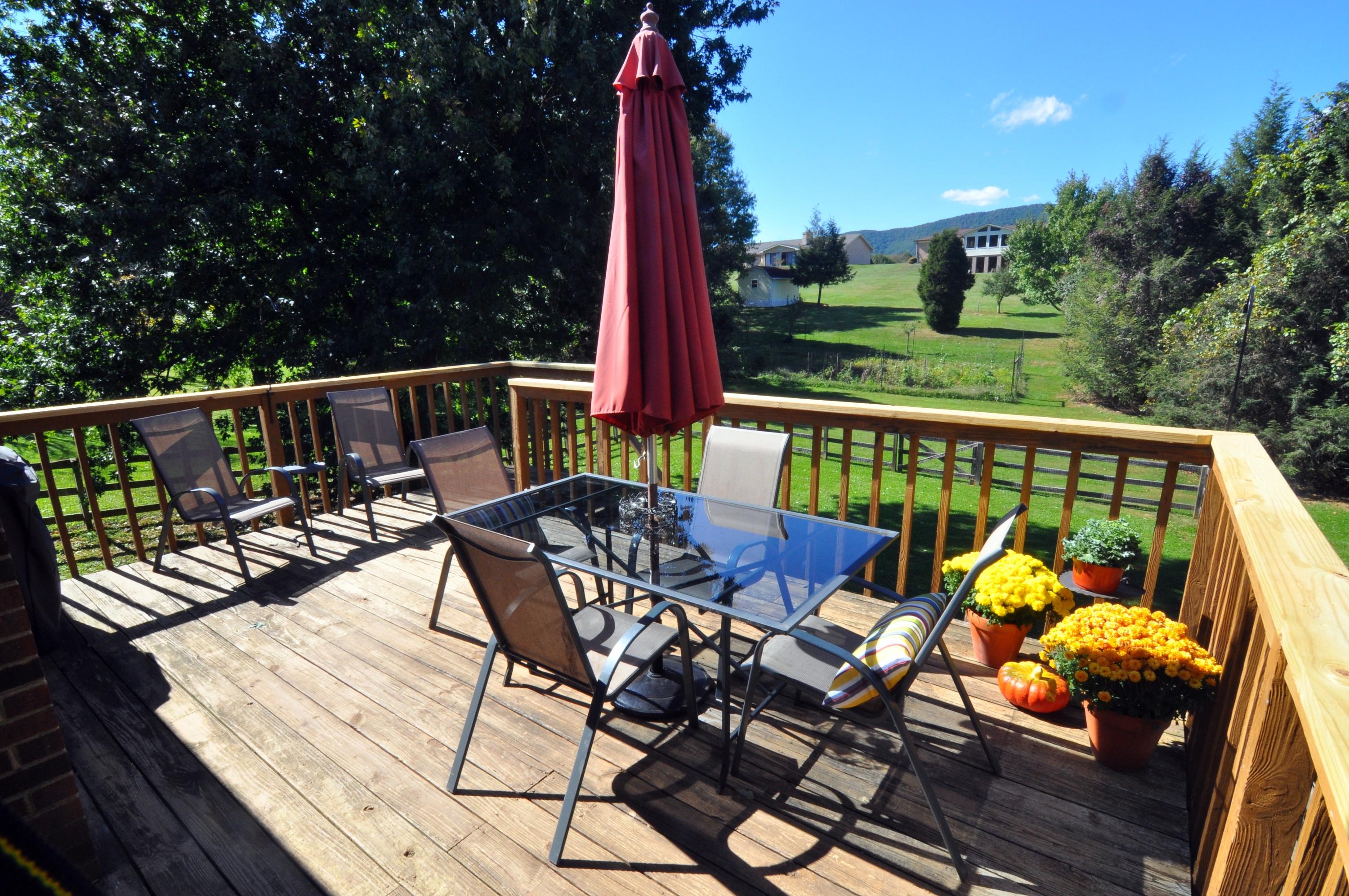 4744 Phyllis Road Northeast Roanoke, VA 24012 - Photo 38 of 43 Deck